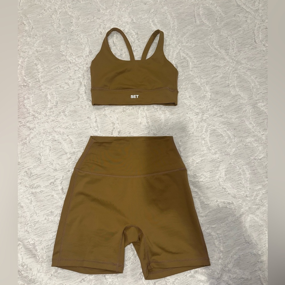 Set Active LUXFORM Scoop Y Bra and Biker Shorts Set
